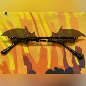 Dolls Kill💕Bat Wing Glasses‎